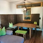 Haus Romantik Apartamento *